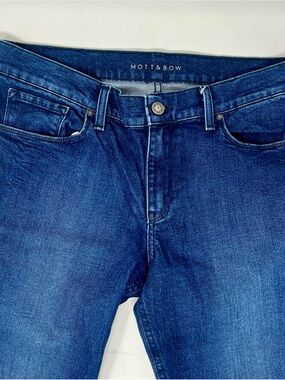 Mott & Bow Boyfriend Jeans size W30